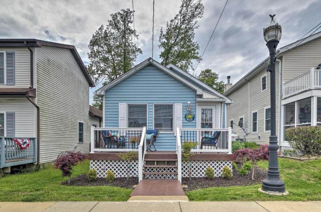 Chesapeake Beach House | Coastal Pet-Friendly Cottage Less Than half Mi to Beaches