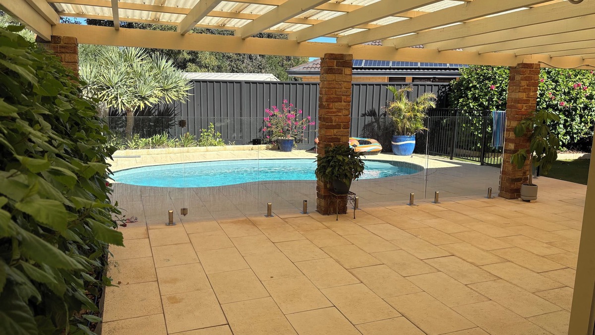 Kinross Apartment | Coastal Poolside guest suite in beautiful Kinross