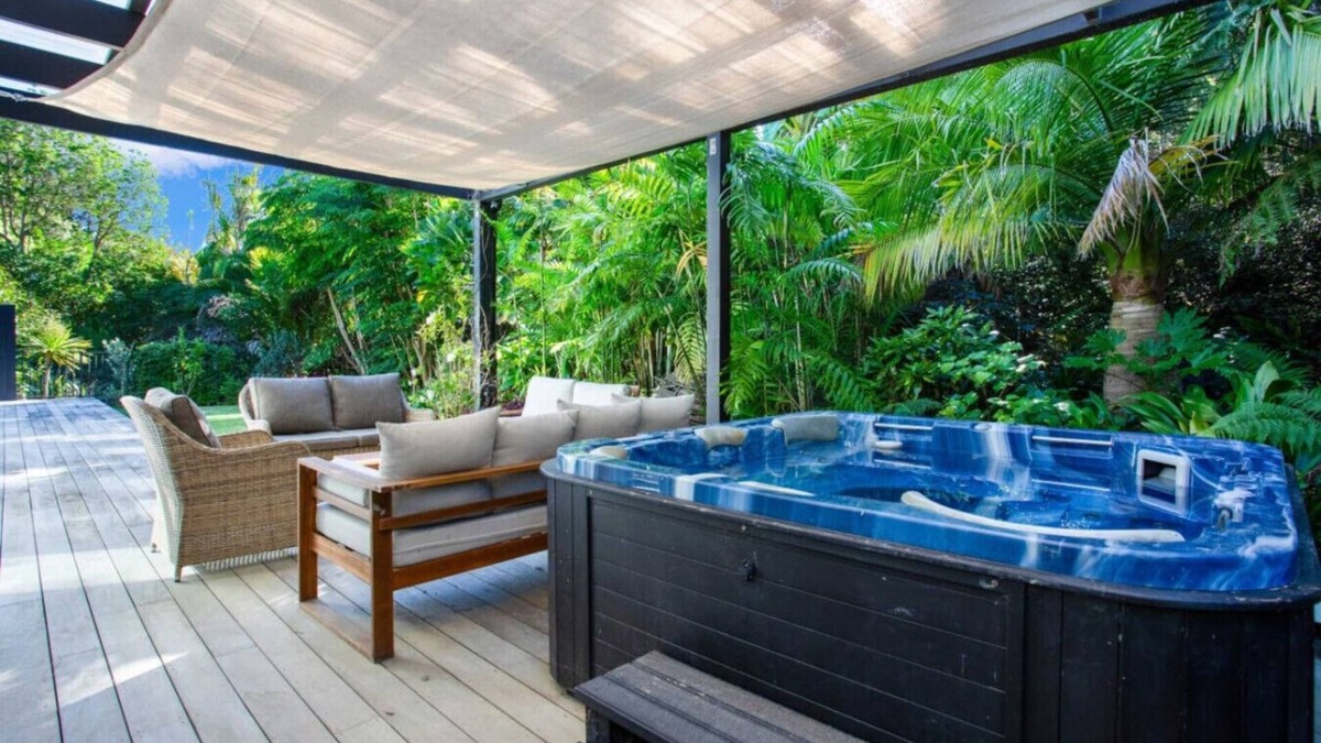 Rothesay Bay House | Coastal Retreat w Spa Pool just Steps to the Beach