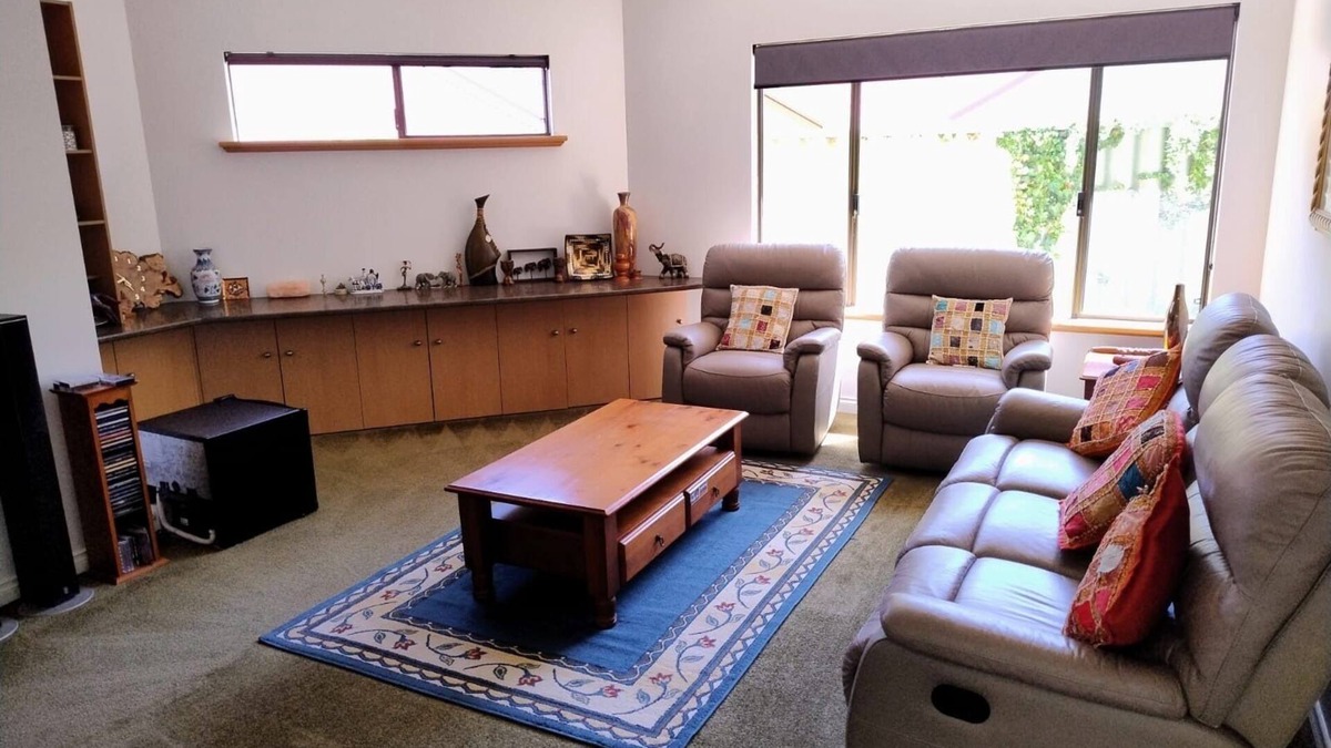 Secret Harbour House | Coastal retreat in Secret HarbournnNice way to relax with all amenities.