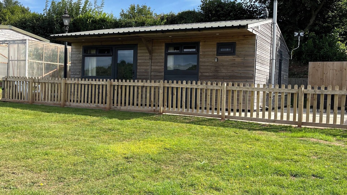 Torquay Apartment | Coastal retreat Converted Stables, , close to Maidencombe beach & pubs.