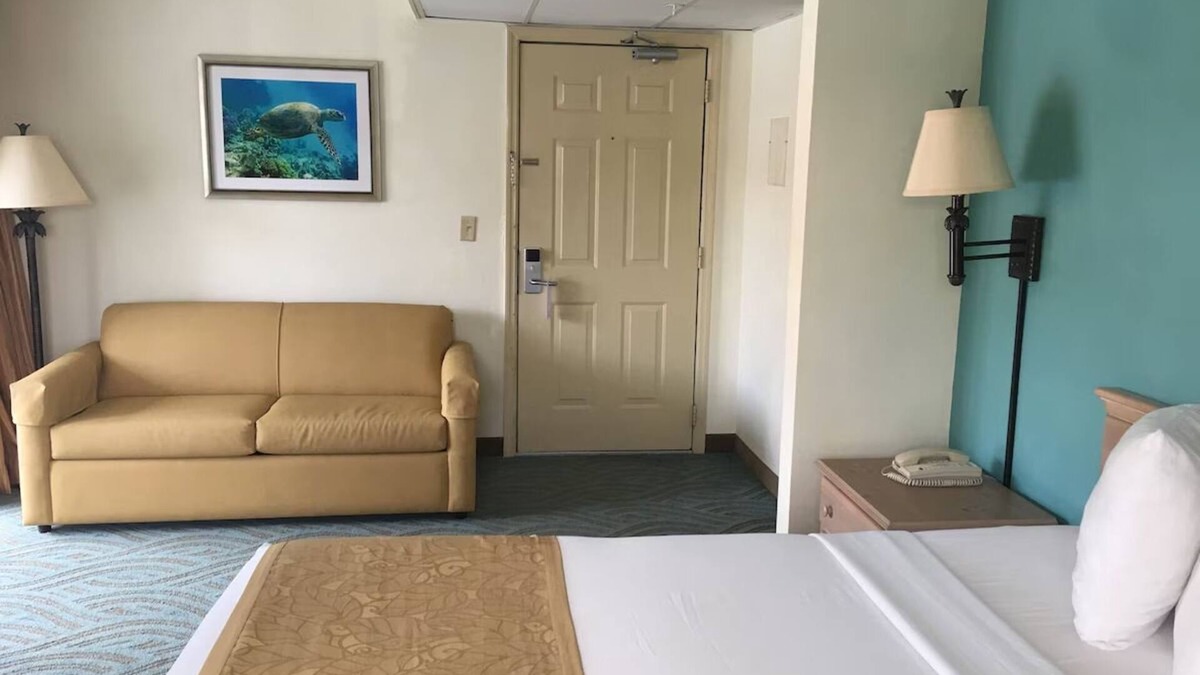 Seabreeze Park Hotel | Coastal Retreat | Oceanfront Views w/Balcony for a Peaceful Getaway | 2 Units