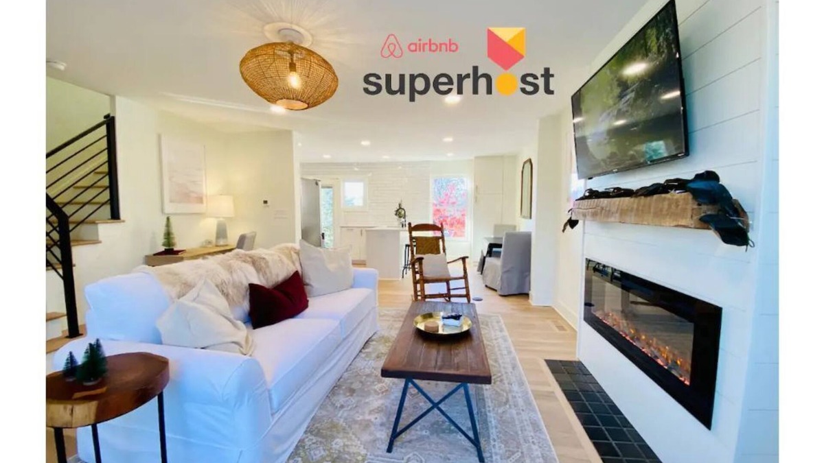 Grandview Heights House | 💫Coastal Style in the City - Close to Everything!💫