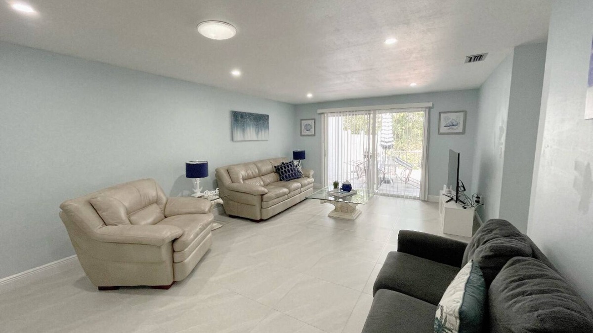 Oldsmar House | Coastal themed home near beach and airport