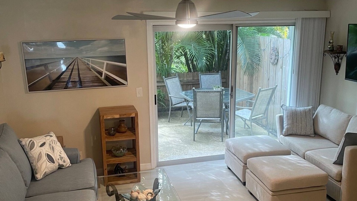 Jupiter House | Coastal Townhome in Jupiter 1 mile to Beach!