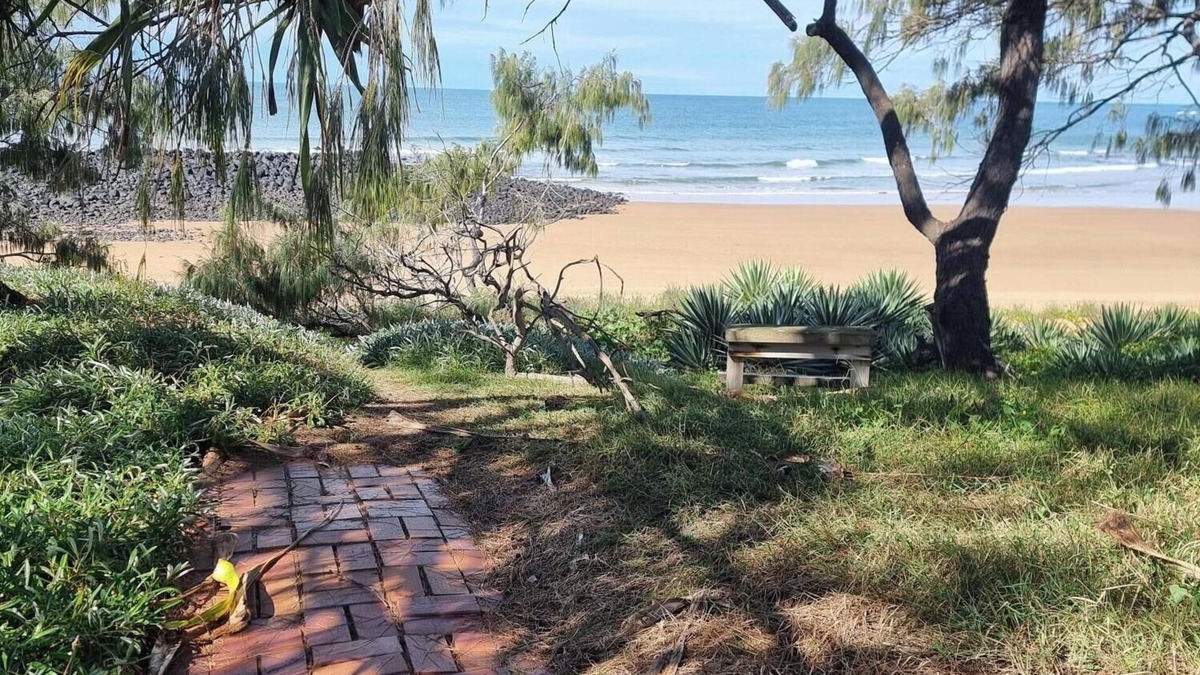Bargara Apartment | Coastal Unit tucked in Behind the Dunes of Kellys Beach, Bargara