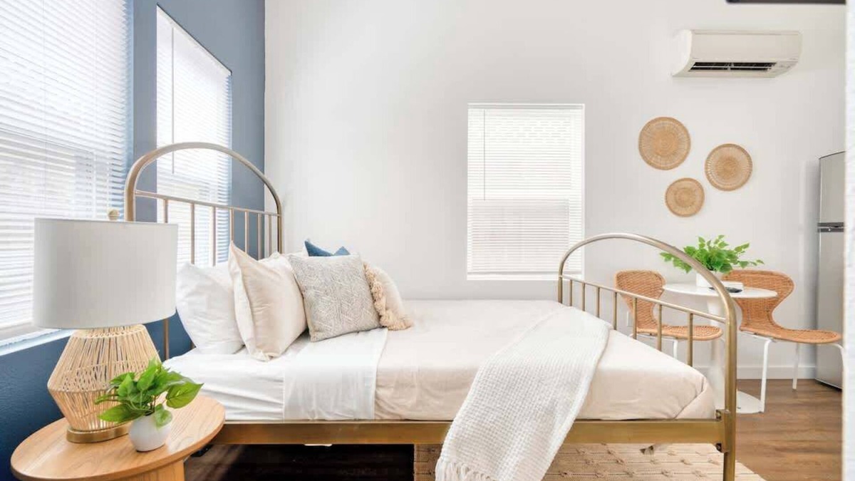 Kerns Apartment | Coastal Vibes Studio Kerns Eats & Coffee AC