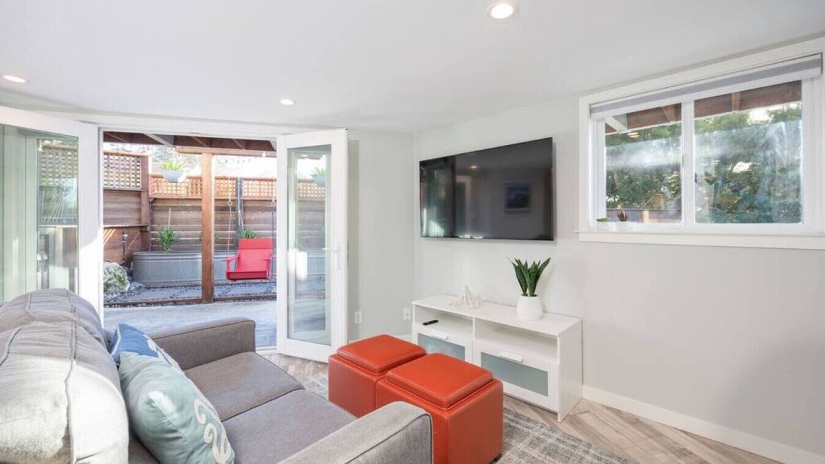 El Granada Apartment | Coastal Zen Cottage - Walk To Beach!