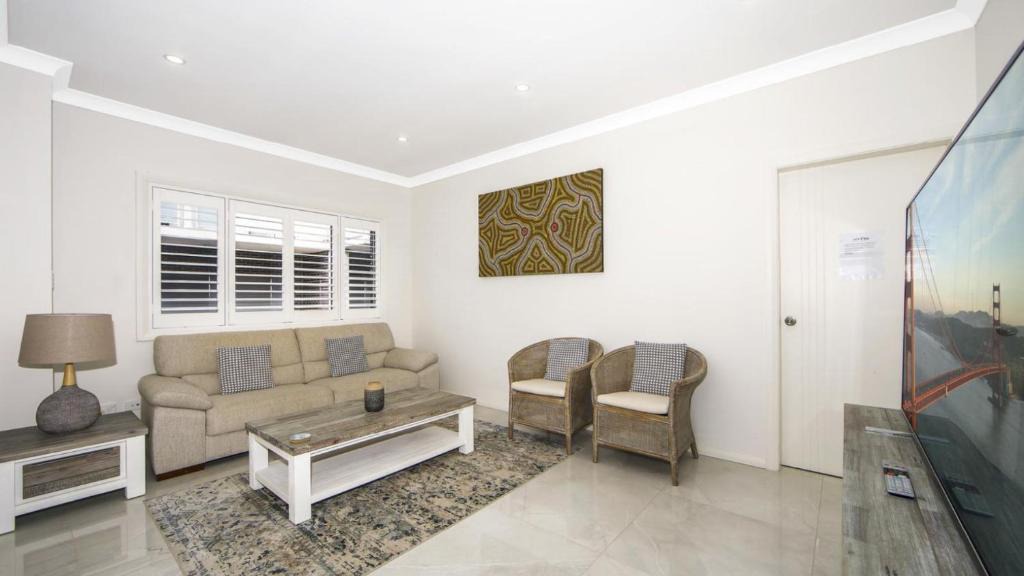 Booker Bay House | Coastline Retreat - Booker Bay