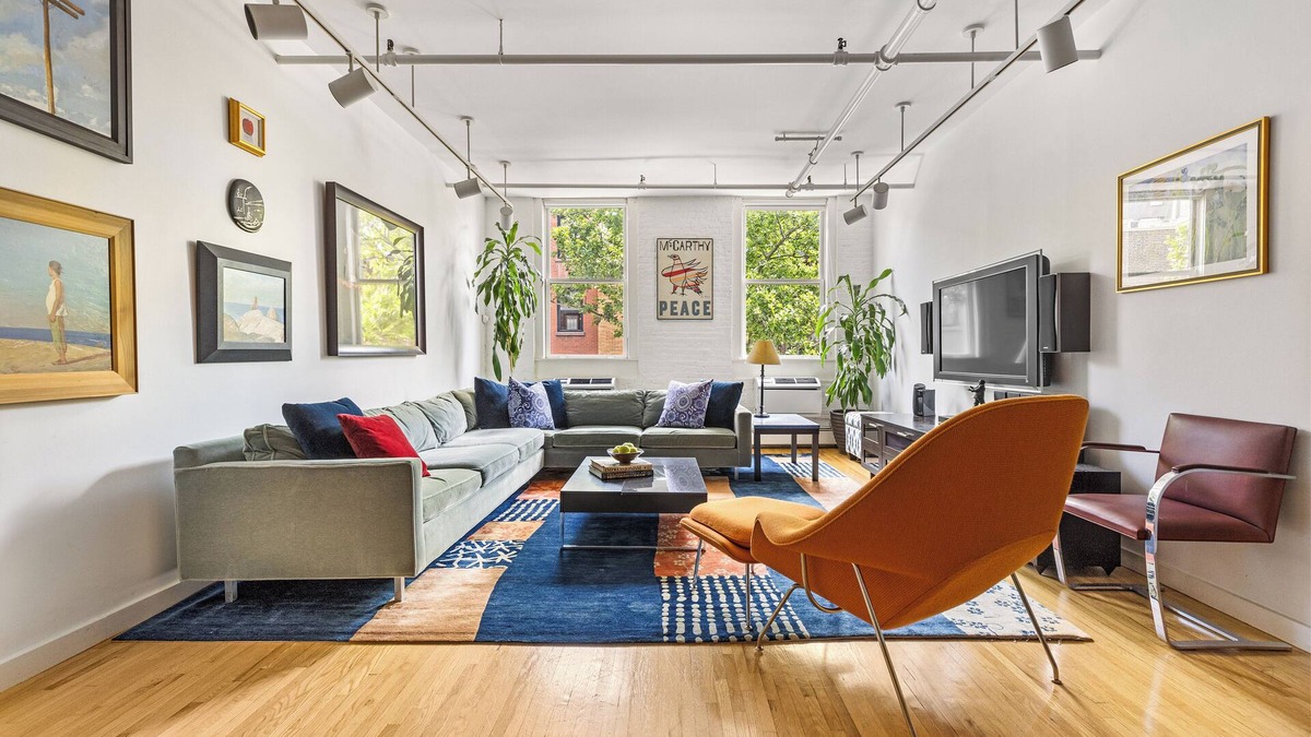 Boerum Hill Apartment | Cobble Hill luxury apartment with dedicated workspace and chefs kitchen