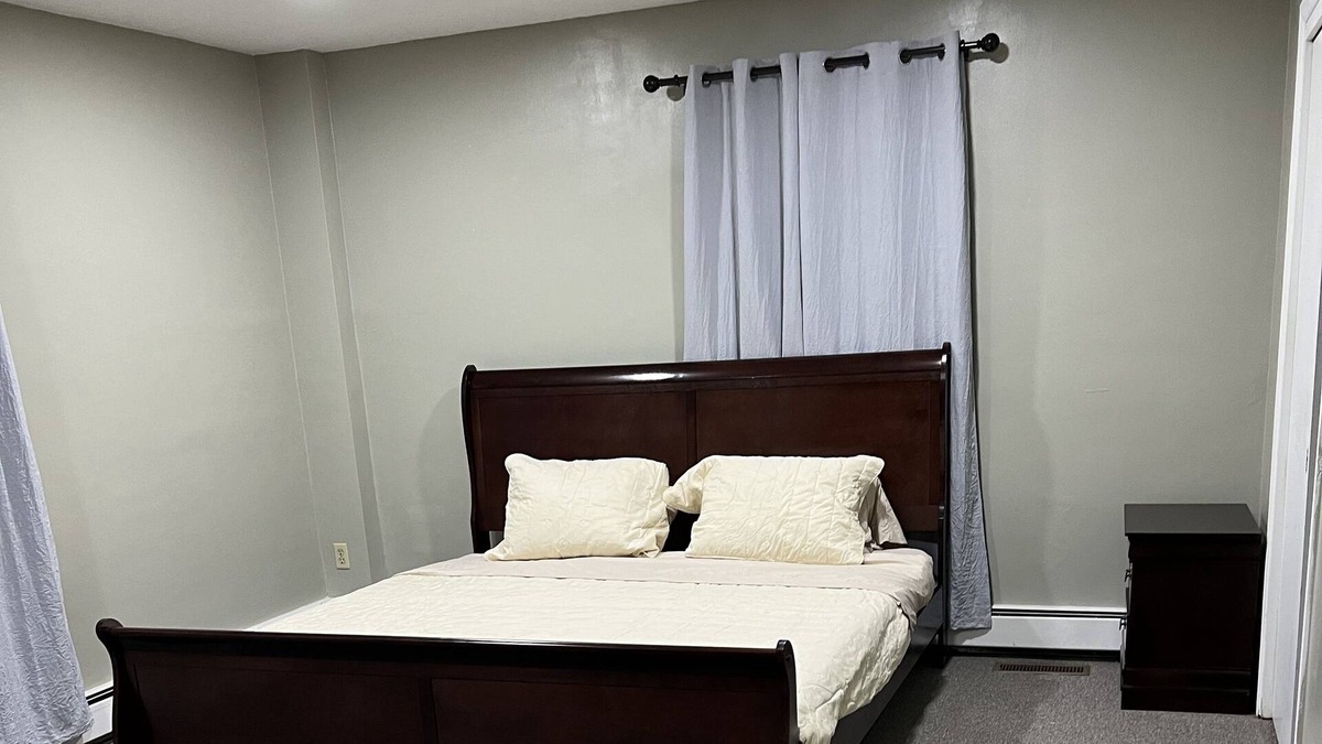 Beckley Apartment | Cobblers Inn-great location lots of charm