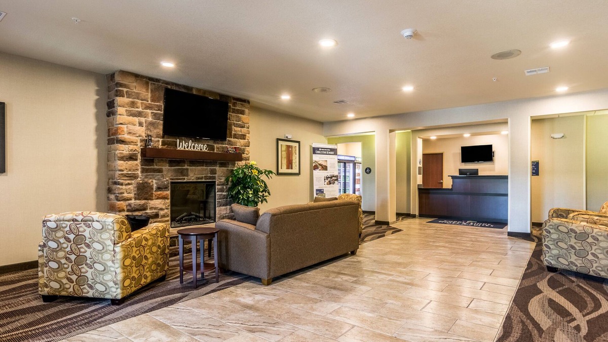 Greenville Hotel | Cobblestone Hotel & Suites - Greenville