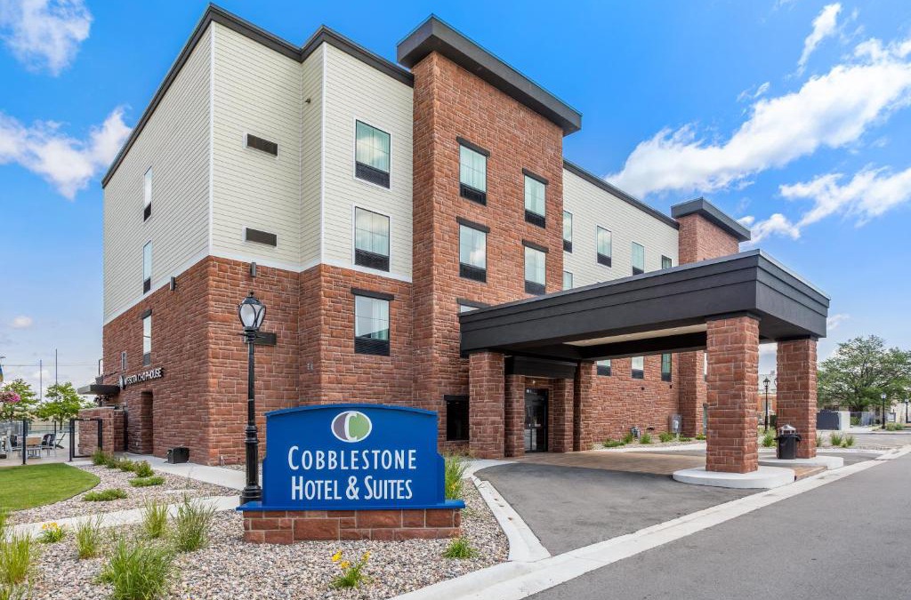 De Pere Hotel | Cobblestone Hotel & Suites - De Pere Green Bay