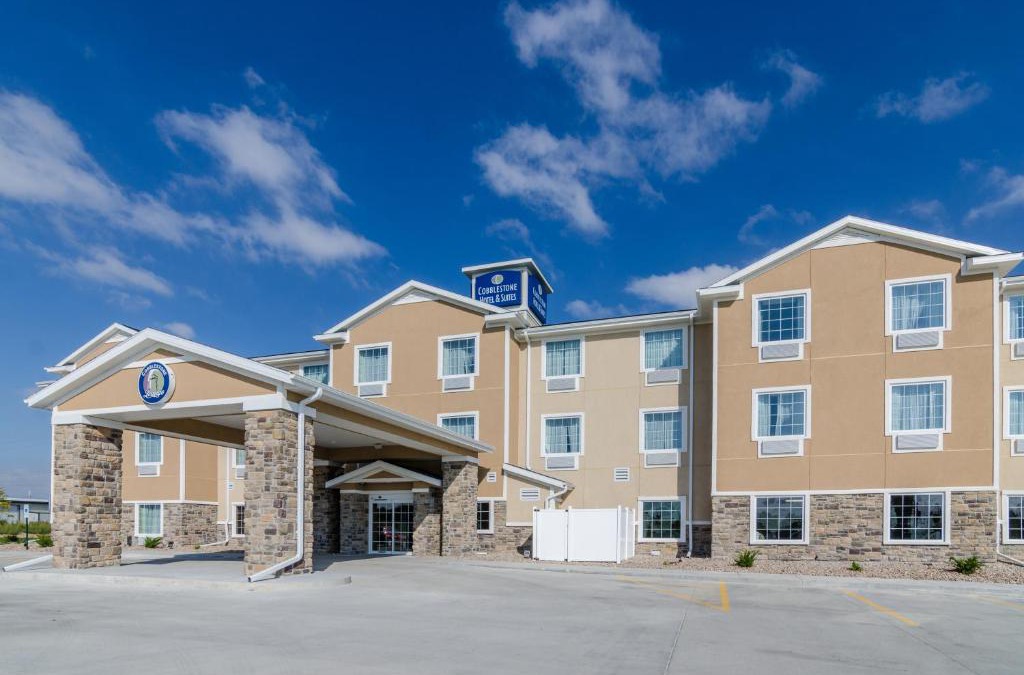 Newport Hotel | Cobblestone Hotel & Suites - Newport