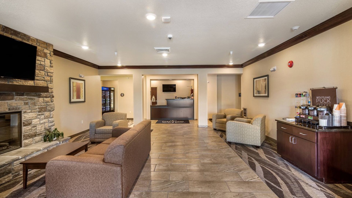 Victor Hotel | Cobblestone Hotel & Suites - Victor