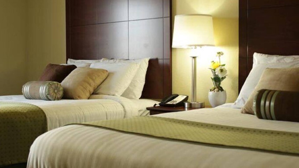 Wayne Hotel | Cobblestone Hotel & Suites - Wayne