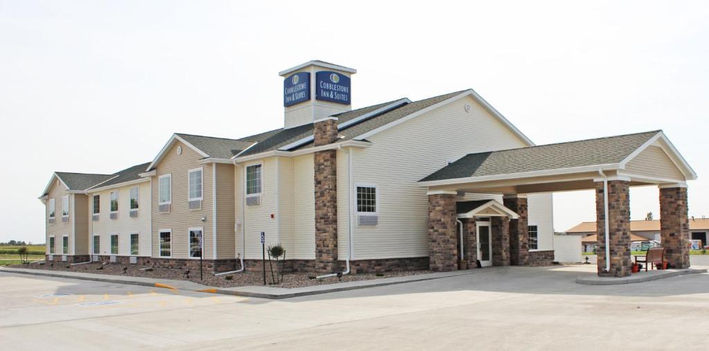 Lamoni Hotel | Cobblestone Inn & Suites - Lamoni