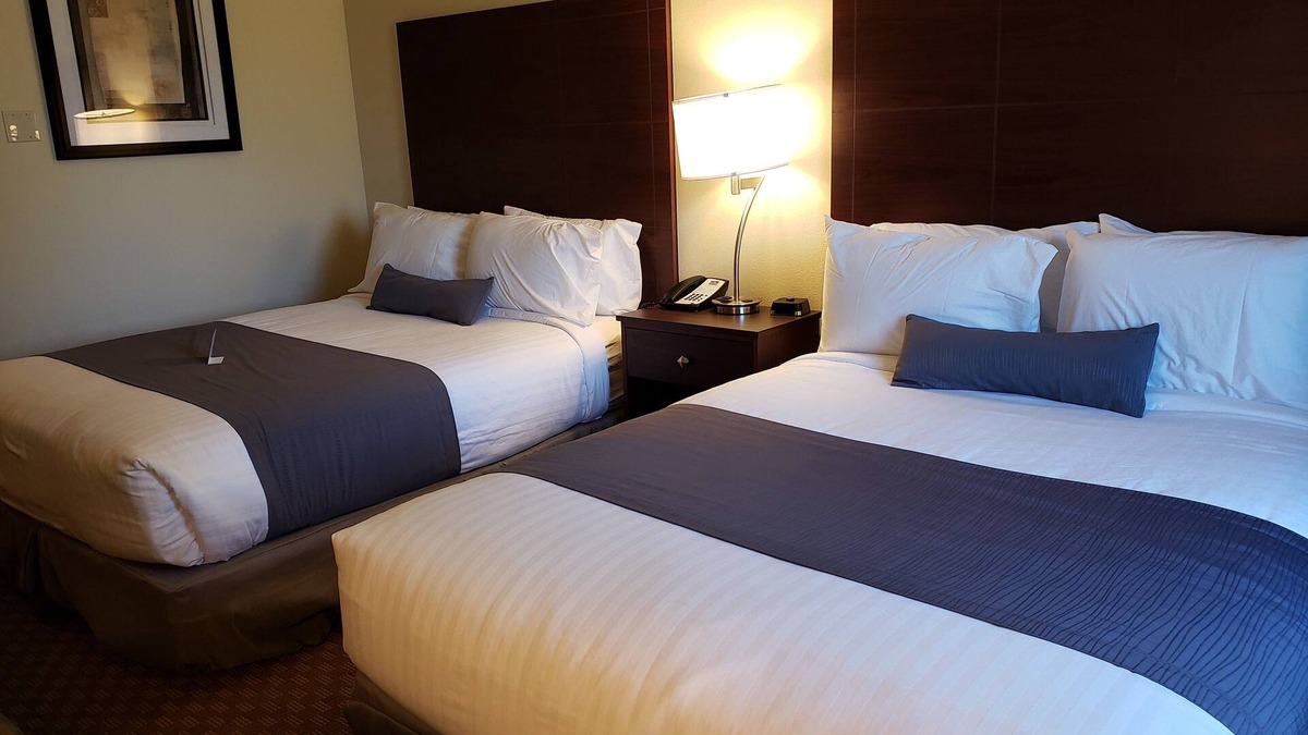 Merrill Hotel | Cobblestone Inn & Suites Merrill