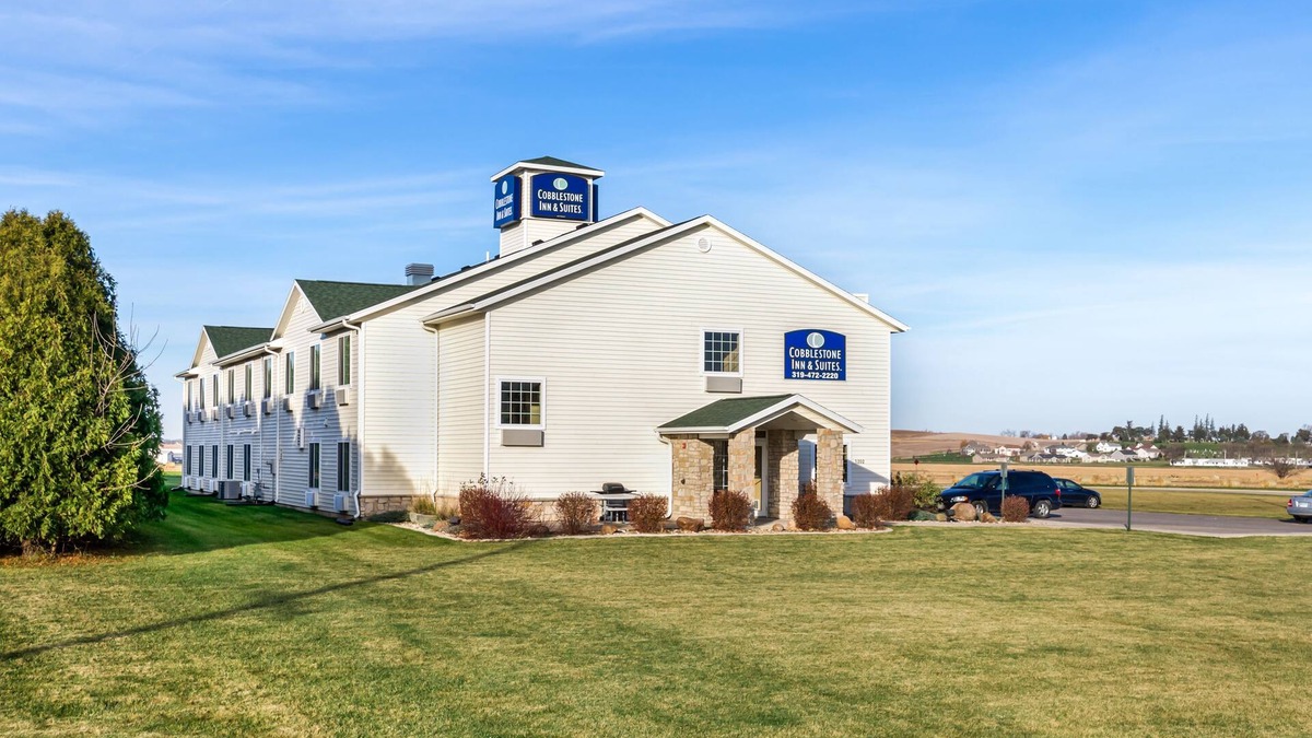 Vinton Hotel | Cobblestone Inn & Suites - Vinton