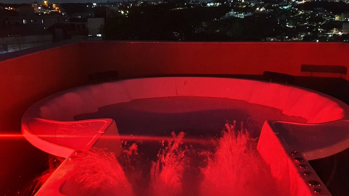 Centro Apartment | Cobertura Duplex com Hidromassagem ao Ar Livre Para 8 Pessoas
