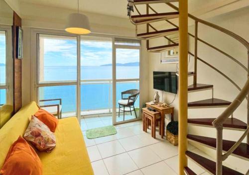 Conceicao de Jacarei Apartment | Cobertura no Condomínio Porto Real Resort - Vista Mar, Jacuzzi e Churrasqueira