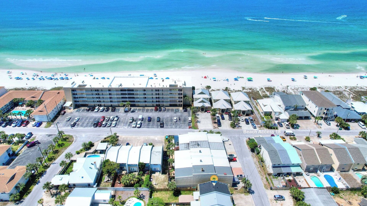 Bel Air House | Cobia St Townhome w/Fenced Yard! Steps to the Beach! FREE Daily Golf & Tix!
