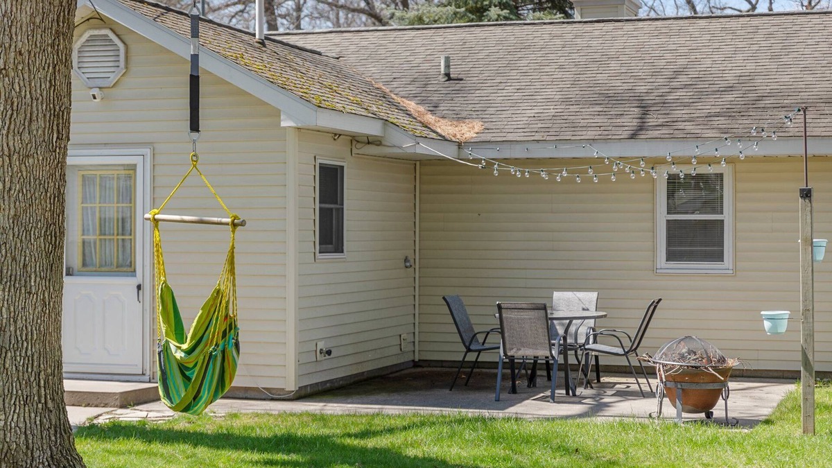 Traverse City House | Cochlin Cottage | AC | Fenced Backyard | Fire pit