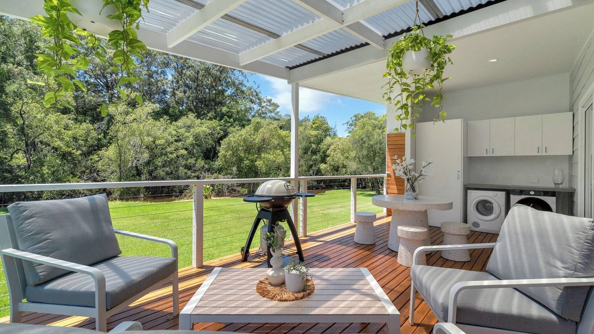 Repton Apartment | Cockatoo - Sleeps 5, Pet Friendly, Luxe Riverside Retreat