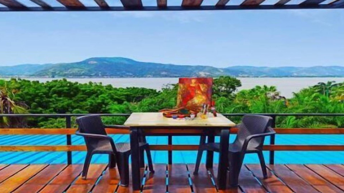Bahia de Caraquez Hotel | CoCo Bongo Hostel