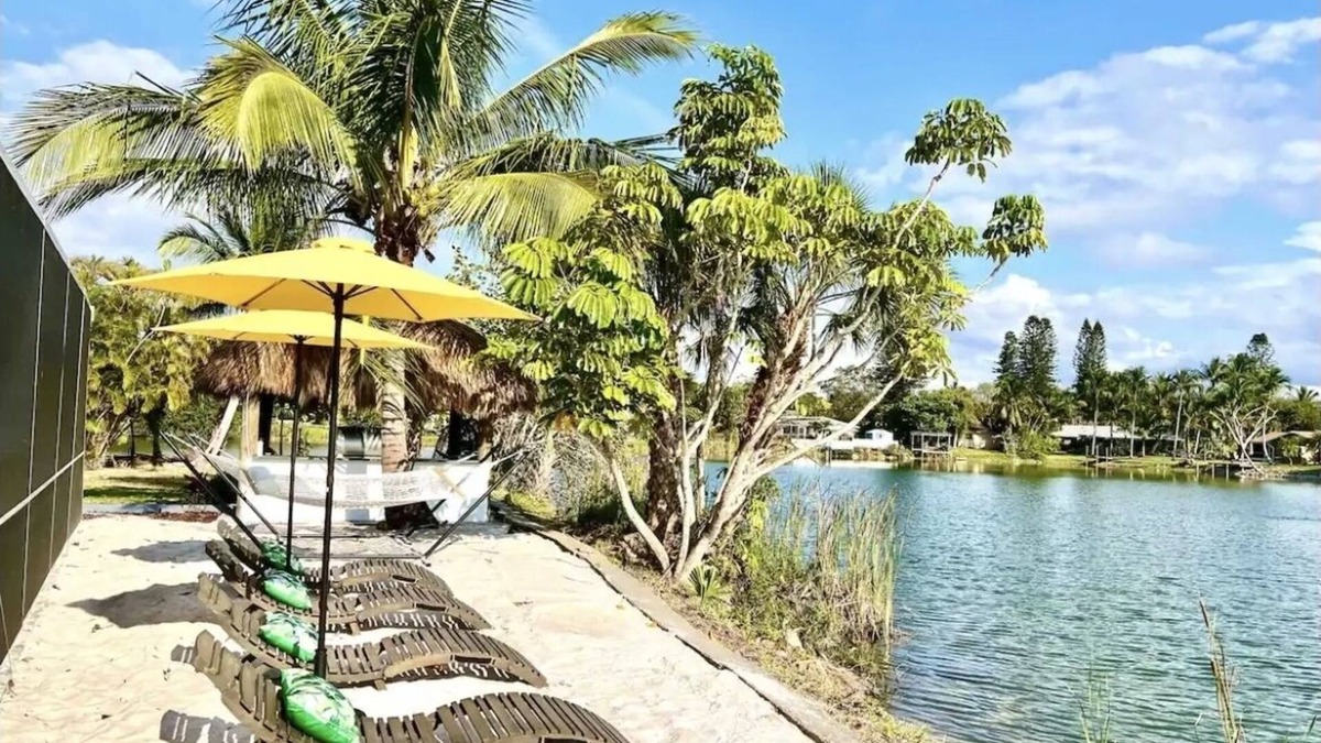 Iona Villa | Coco Cabana Villa -5 miles to beach- heated pool