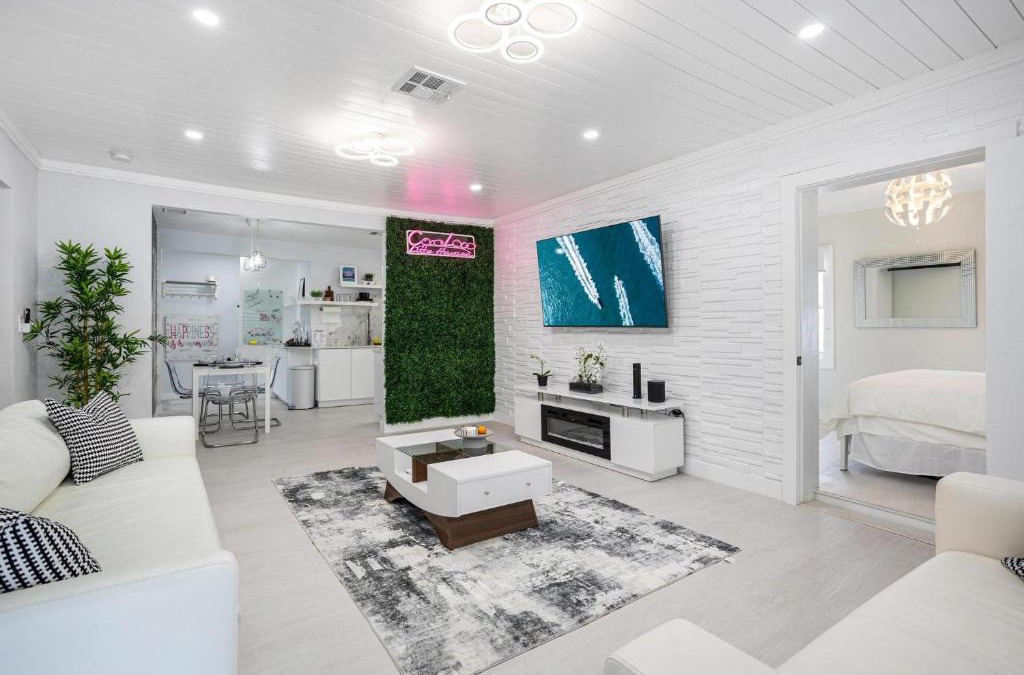 Little Havana House | Coco Loco - Little Havana