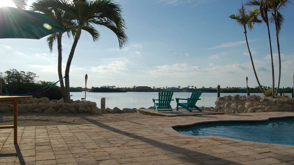 Marathon House | π΄ Coco Plum Paradise π΄ Private Bayfront Home Pool Hot Tub Dock View