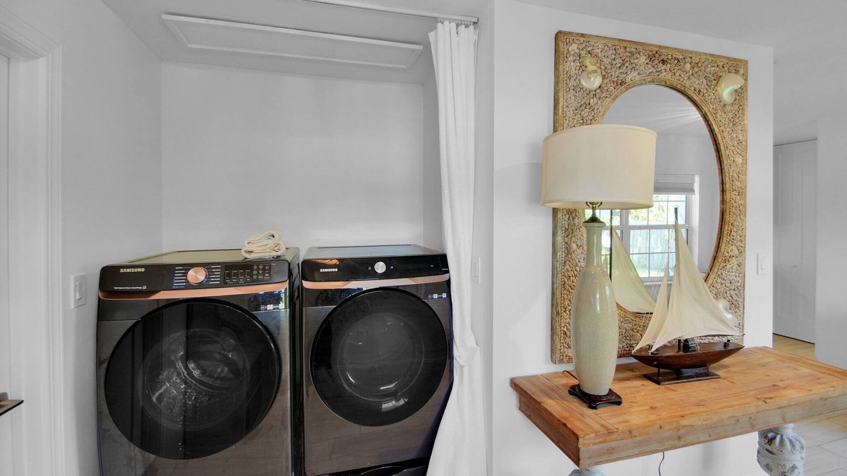 North Naples House | Coco River House~4 Bedroom/2 Bath on Canal w/Gulf Access in Naples,FL!