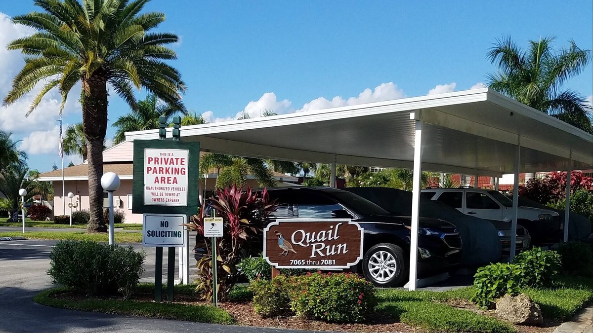 Iona Condo | Coco's Beach House @ Quail Run Condos