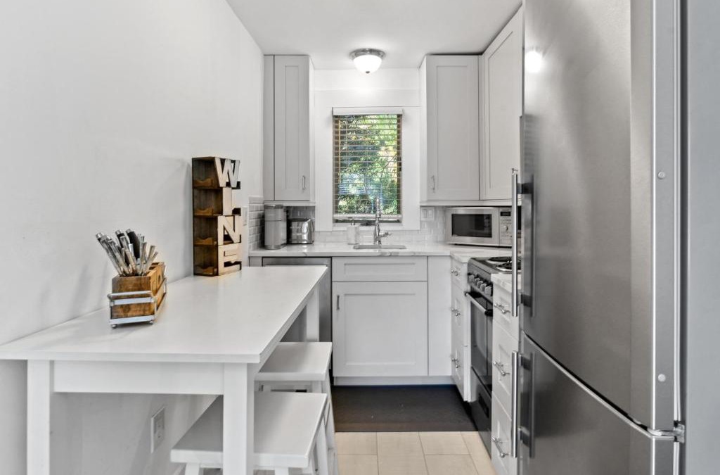 Parrot Cove Apartment | Coco Studio