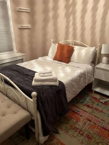 University Heights House | Cocoa Breeze Nook Suite