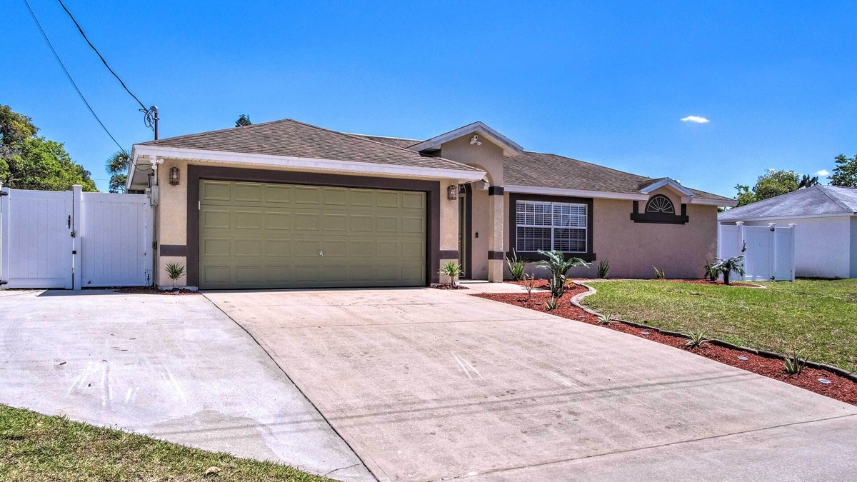 Sharpes House | Cocoa Family Home with Game Room & Private Pool!