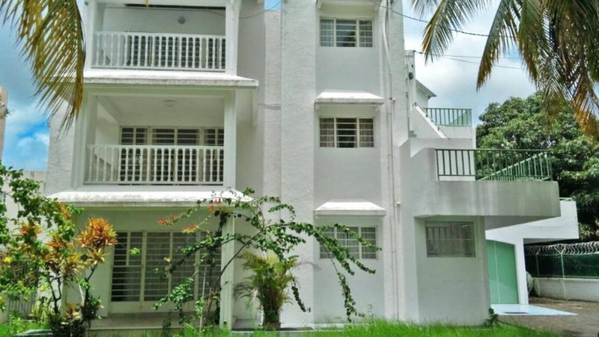Cascavelle Apartment | Coconut Bay: Spacious Beach Apartment Just 2 Minutes From the sun and Sand!
