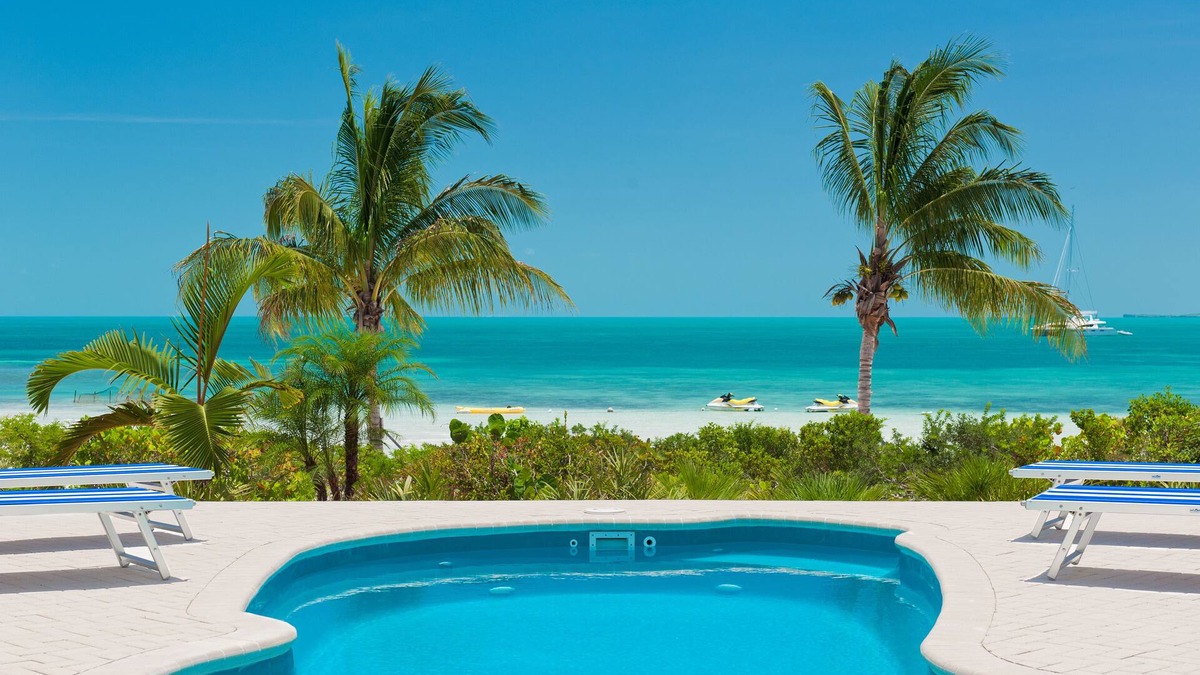 Ocean Point Villa | Coconut Beach Villa! BEACHFRONT! Private Pool! Couples or Families! Great Value!