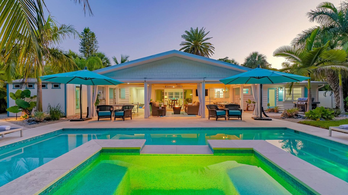 Saint Armands Key House | Coconut Cottage | Home on Lido Key w/Private Heated Pool/Spa, Walk to Lido Beach & St. Armands!