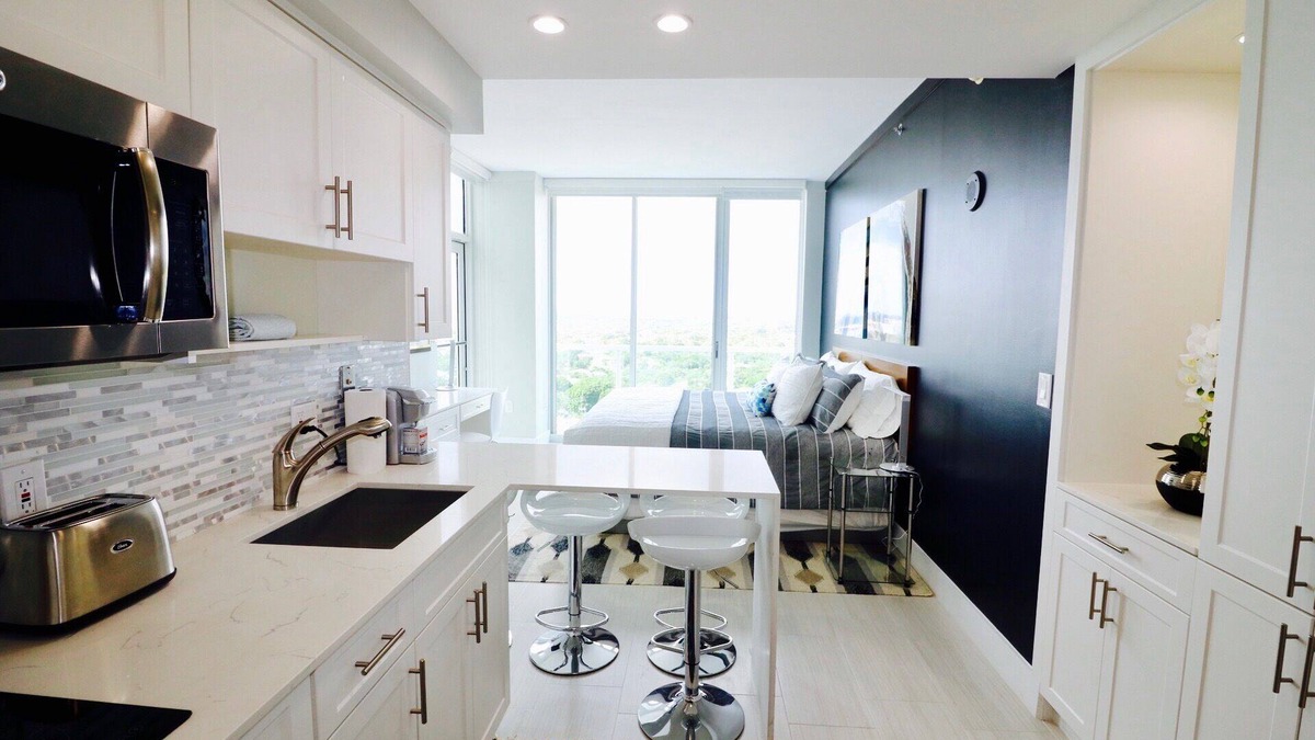 Coconut Grove Apartment | Coconut Grove 21st Floor Private Studio-Parking & WIFI included