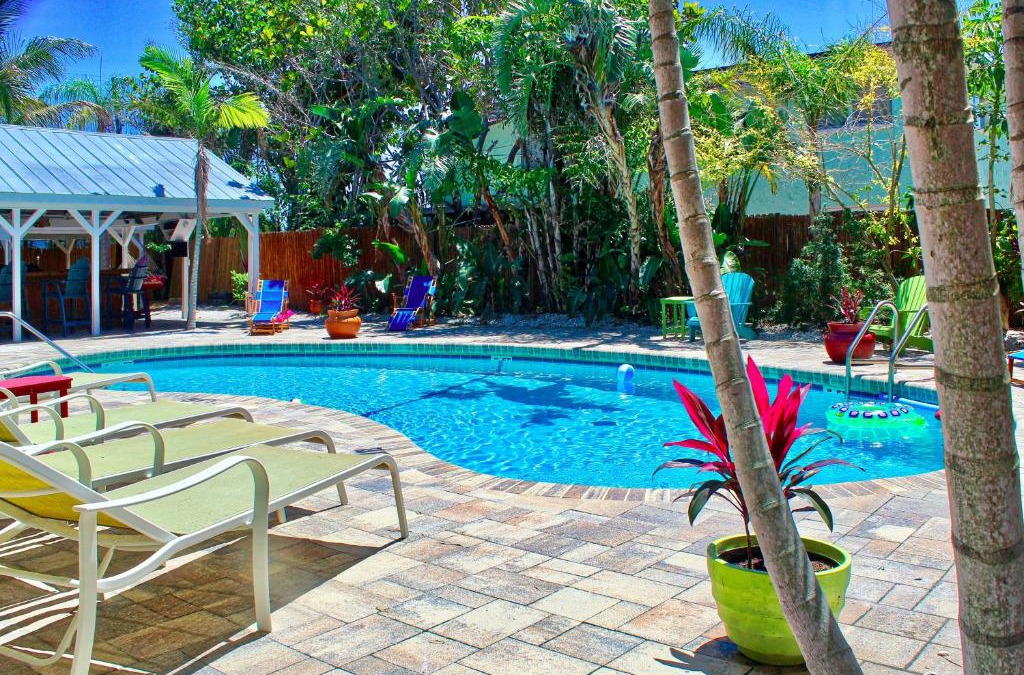 Bay Esplanade Apartment | Coconut Grove Beach Resort Suites 7 & 8