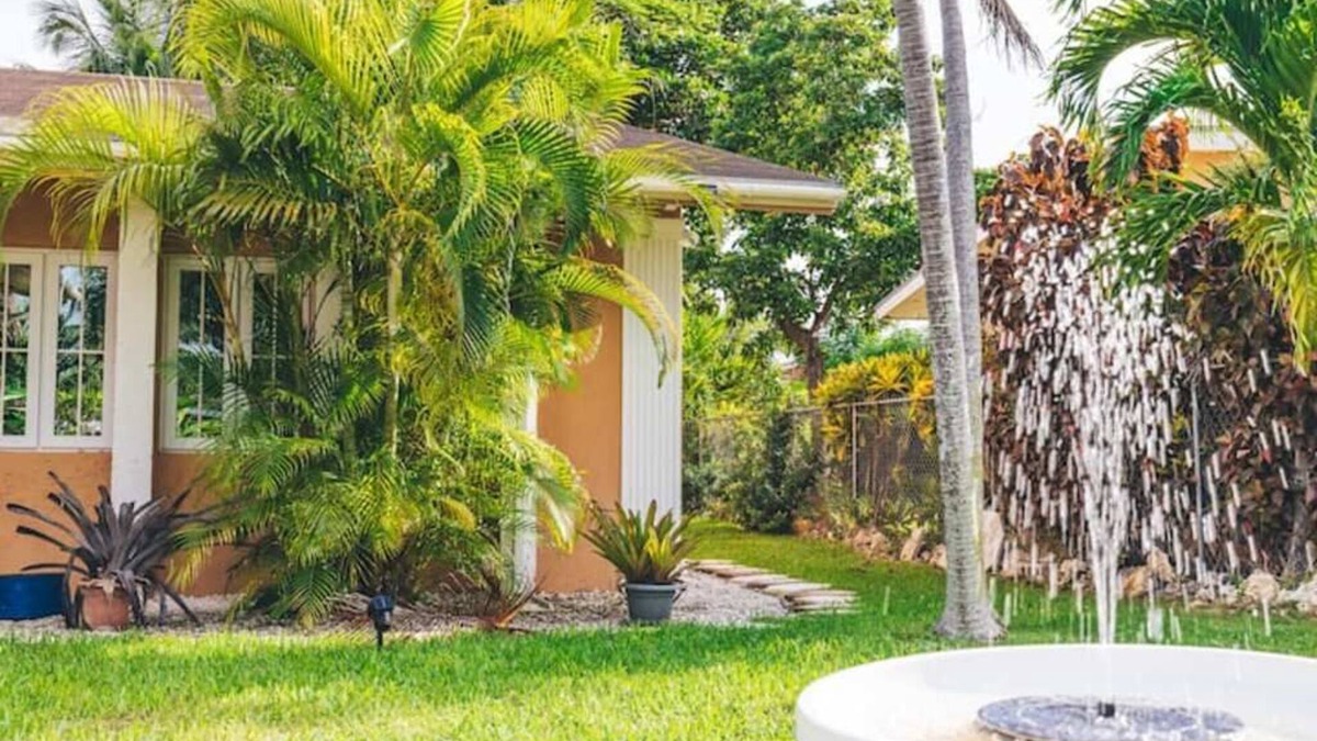 Nassau Apartment | COCONUT PALM HIDEAWAY-QUEEN