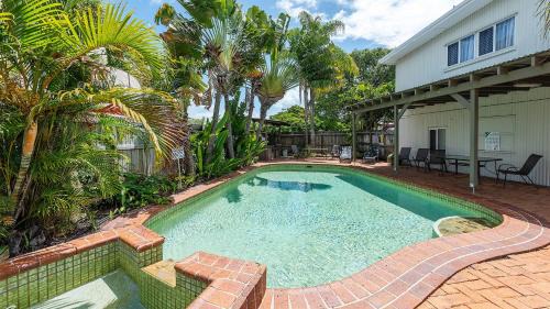 Scarness Apartment | Coconut Palms Deluxe Ground Floor Apartment