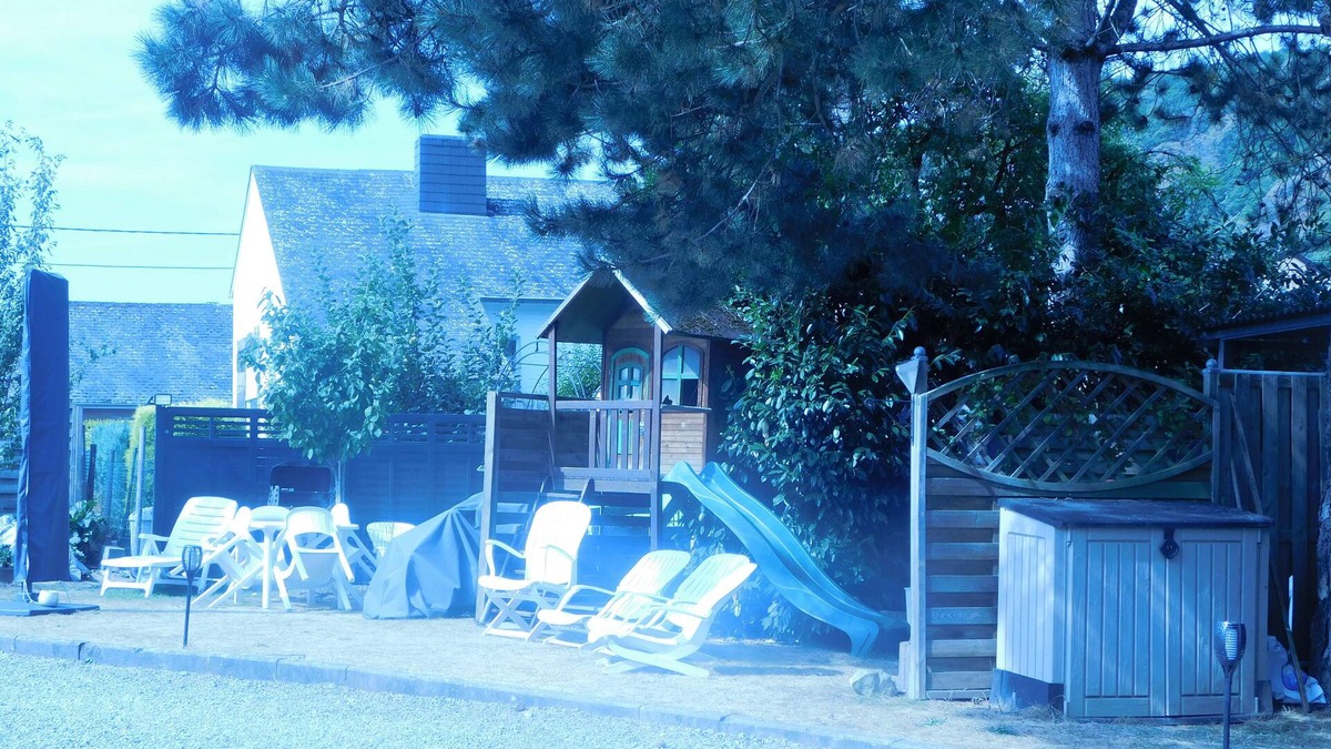 Yvoir Apartment | COCOON AND APYPICAL GITE "LE PETIT NID" WITH SWIMMING POOL AND SAUNA.
