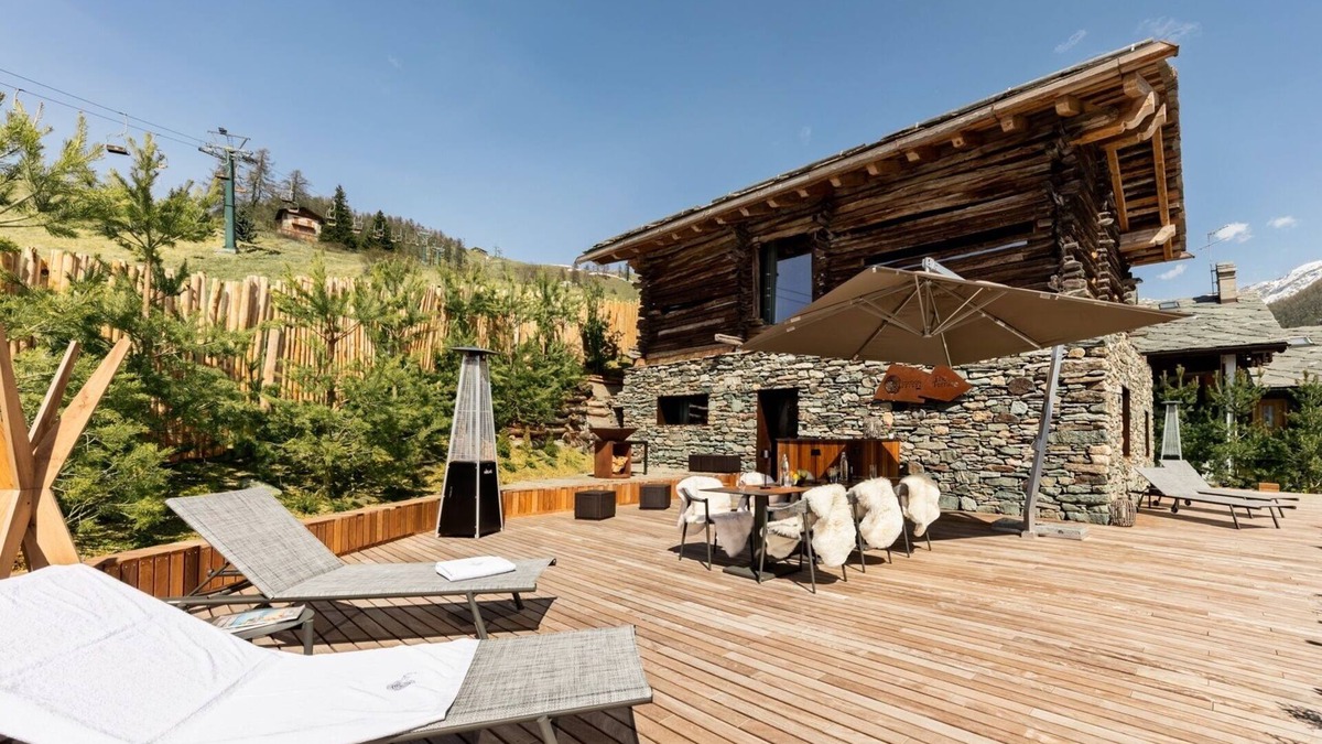 Corgnolaz Ski Chalet | Cocoon Deluxe Luxury Chalet - PrivateChef, Spa, Daily Housekeeping