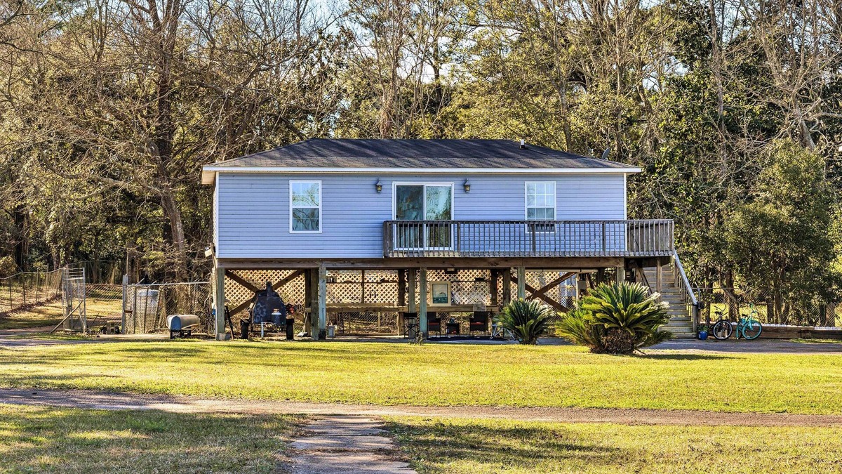 Theodore Apartment | Coden Vacation Rental w/Bay Access!