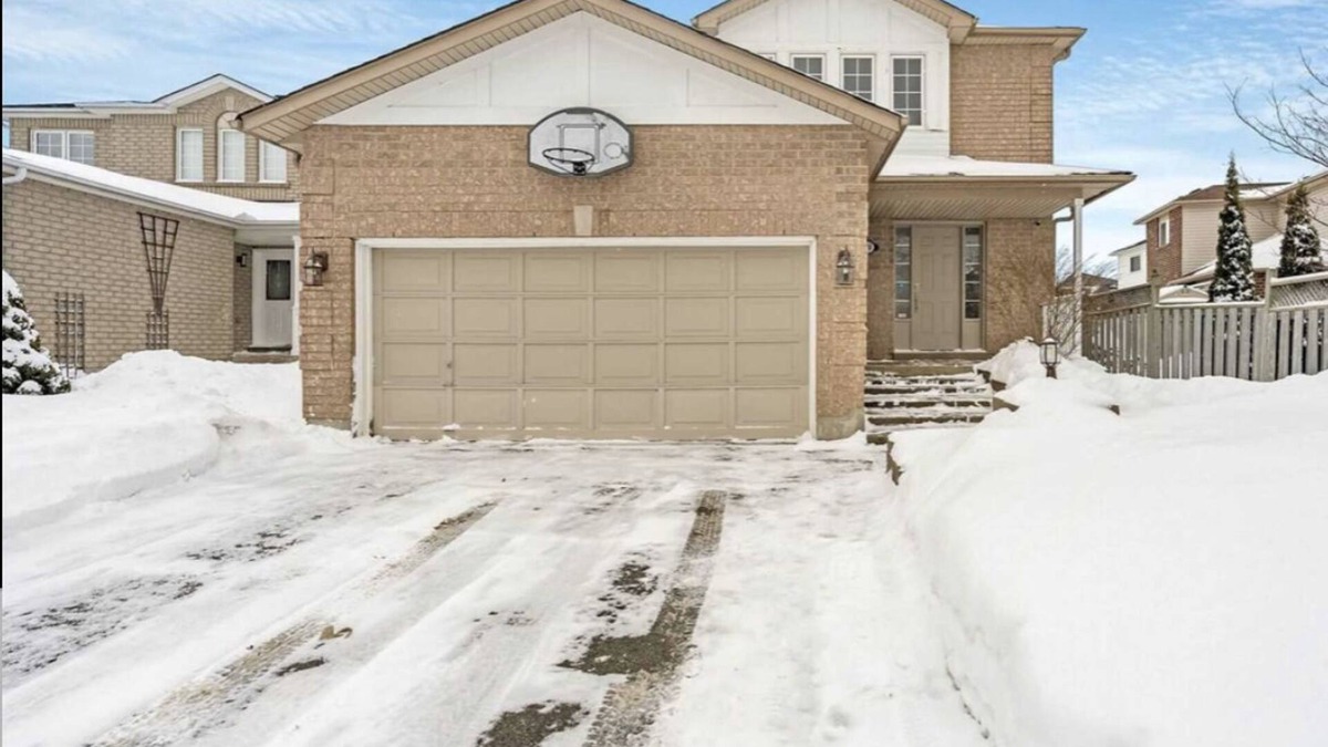 Barrie House | Cody and warm house for family gathering and friends,12 mins away from beaches a