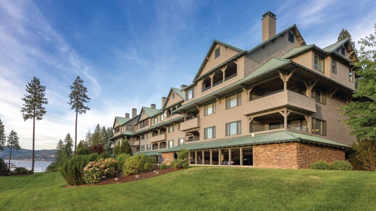 Coeur d'Alene Apartment | Coeur d’Alene lake 2BD condo with resort amenities including indoor pool