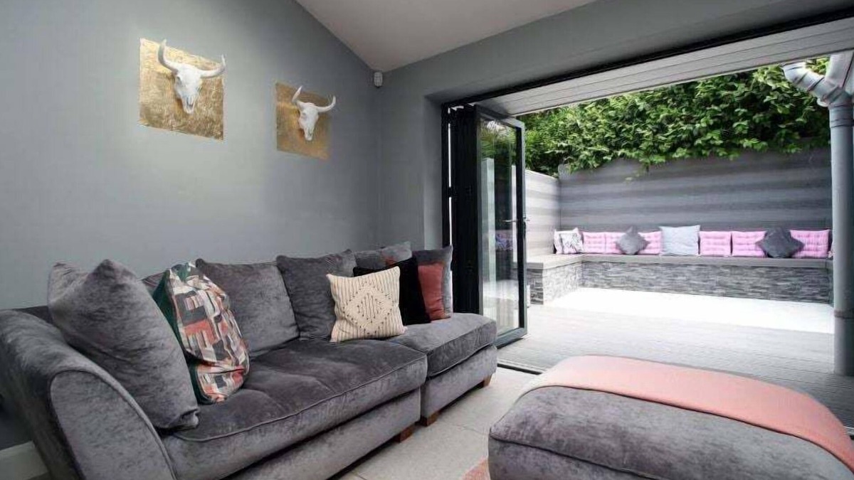 Riverside House | Cohost Partners Bright 3BR Home with Private Courtyard